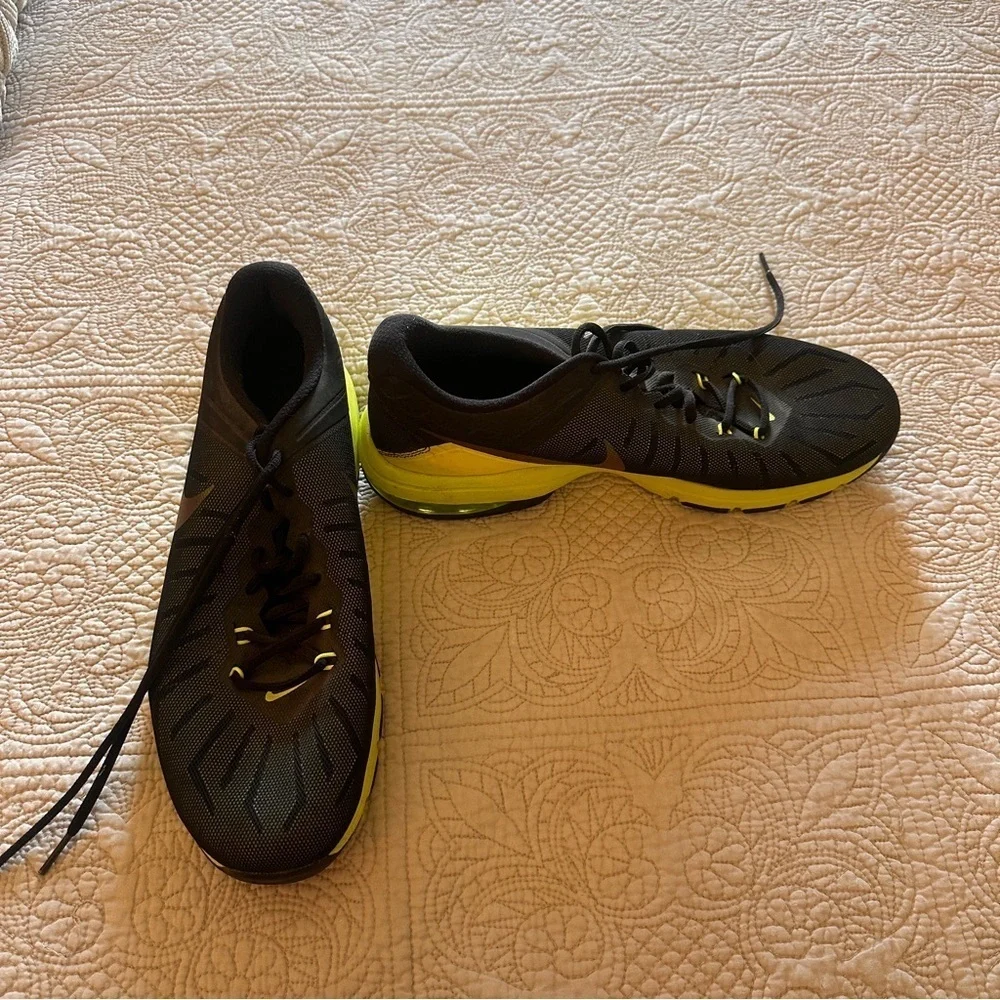Nike Air MAX Men's Black Yellow Athletic Shoes Basketball 12.5 Running Fitness